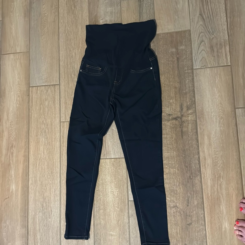 Over the belly stretchy maternity jeans size small